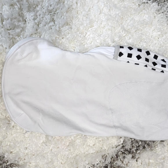 New Nanit Swaddles 0-3m - Picture 9 of 12